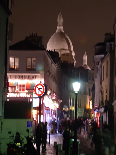 Monmartre. Nacht. Laterne