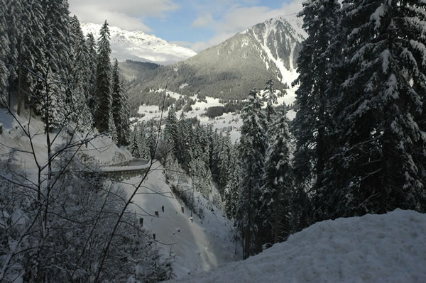 Bergstraße auf dem Weg nach Davos